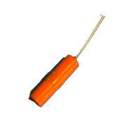 OFS-1光纖水聽器它通過高靈敏度的光學(xué)相干檢測(cè)原理，可以達(dá)到較高的探測(cè)靈敏度和較寬動(dòng)態(tài)范圍，將水聲振動(dòng)轉(zhuǎn)換成光信號(hào)，通過光纖傳至信號(hào)處理系統(tǒng)提取聲信號(hào)信息，具有靈敏度高、頻帶響應(yīng)寬、抗電磁干擾、耐惡劣環(huán)境、結(jié)構(gòu)輕巧、易于遙測(cè)和構(gòu)成大規(guī)模陣列等特點(diǎn)，它屬于新型水聽器的一種，已經(jīng)逐漸從早期的實(shí)驗(yàn)室研究階段邁向工程應(yīng)用。