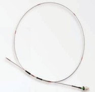YS-T500超高溫光纖光柵溫度傳感器可進行高達(dá)1000℃的超高溫測量，既可作為單點傳感器，也可以通過復(fù)用形成多點測溫傳感器陣列。該款溫度傳感器多運用于航空航天高溫部件的溫度準(zhǔn)分布式測量，也可以用于工業(yè)高溫介質(zhì)爐等方面的高溫監(jiān)測。具有尺寸小，可彎曲，易于被測物緊密貼合；可復(fù)用程度高，引線簡單；測溫點數(shù)、測溫間距等可靈活定制；超寬溫度測量范圍等特點。